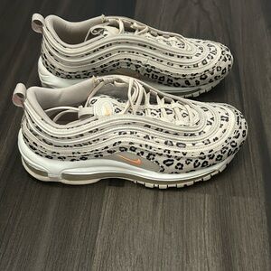 Nike women’s leopard air max 97